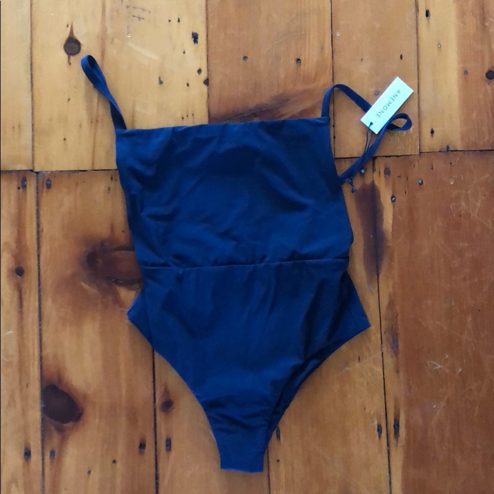 Anemone swim